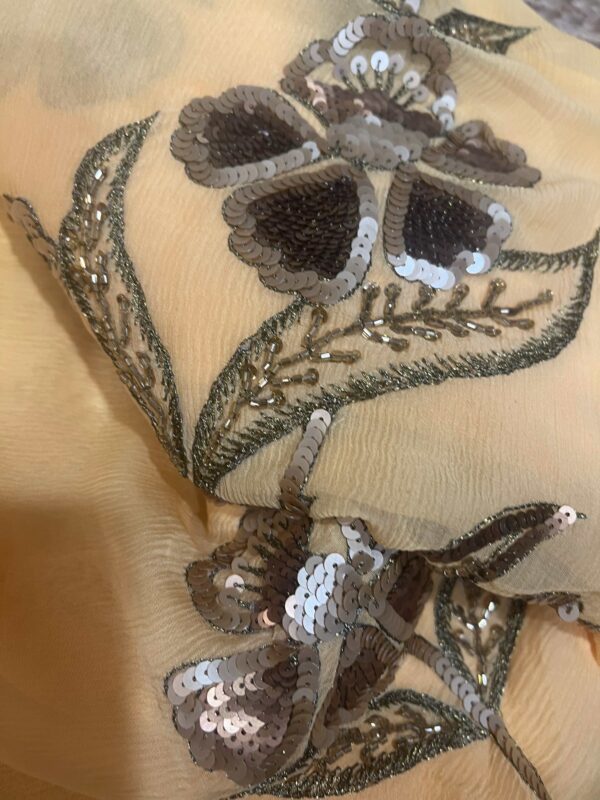 Antique motif Saree - Image 2