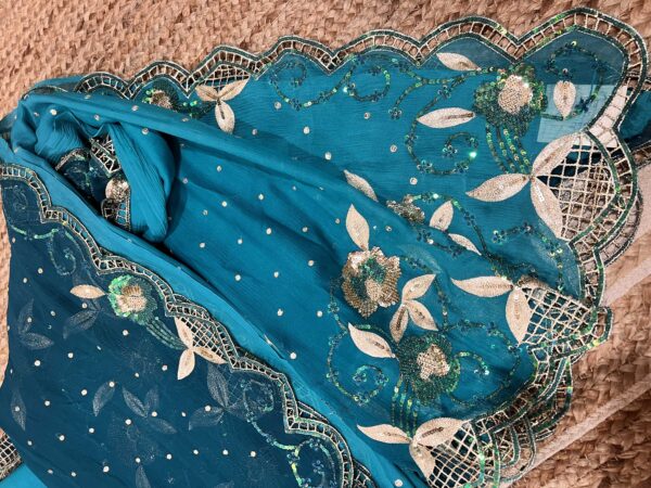 Teal cutwork Scalloped border - Image 2