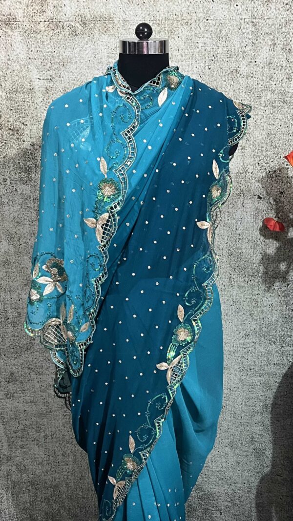 Teal cutwork Scalloped border - Image 3