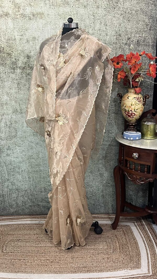 Gold Tissue Jaal