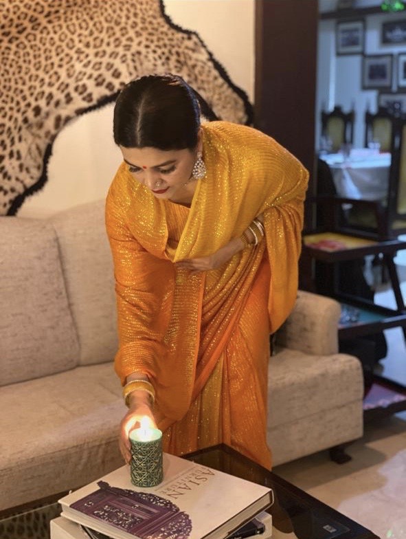 Yellow full Sequin Saree - Image 2