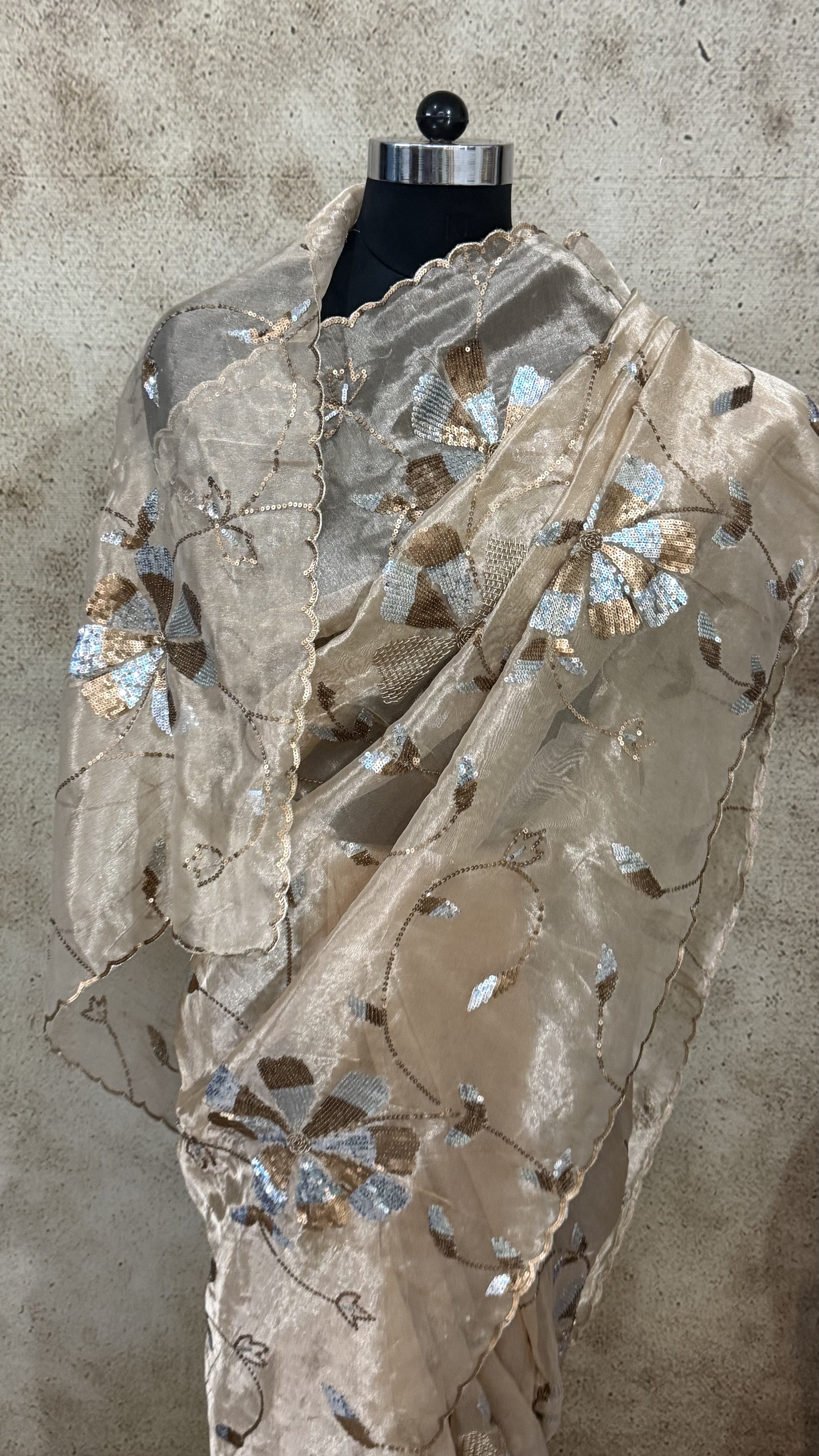 Champagne Mirror Bloom Tissue Saree - Image 3