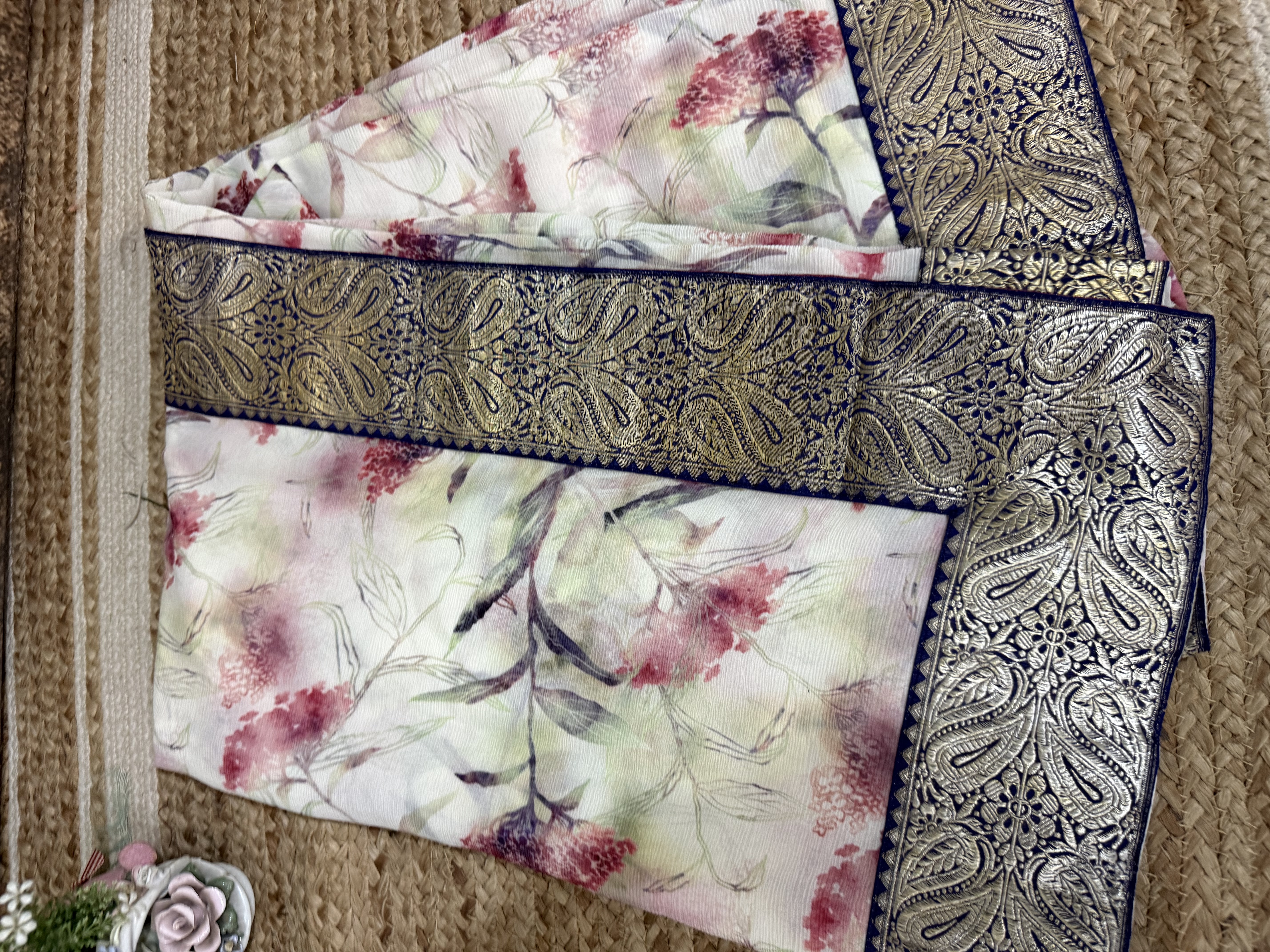 Off-White Floral Printed Antique Border - Image 4