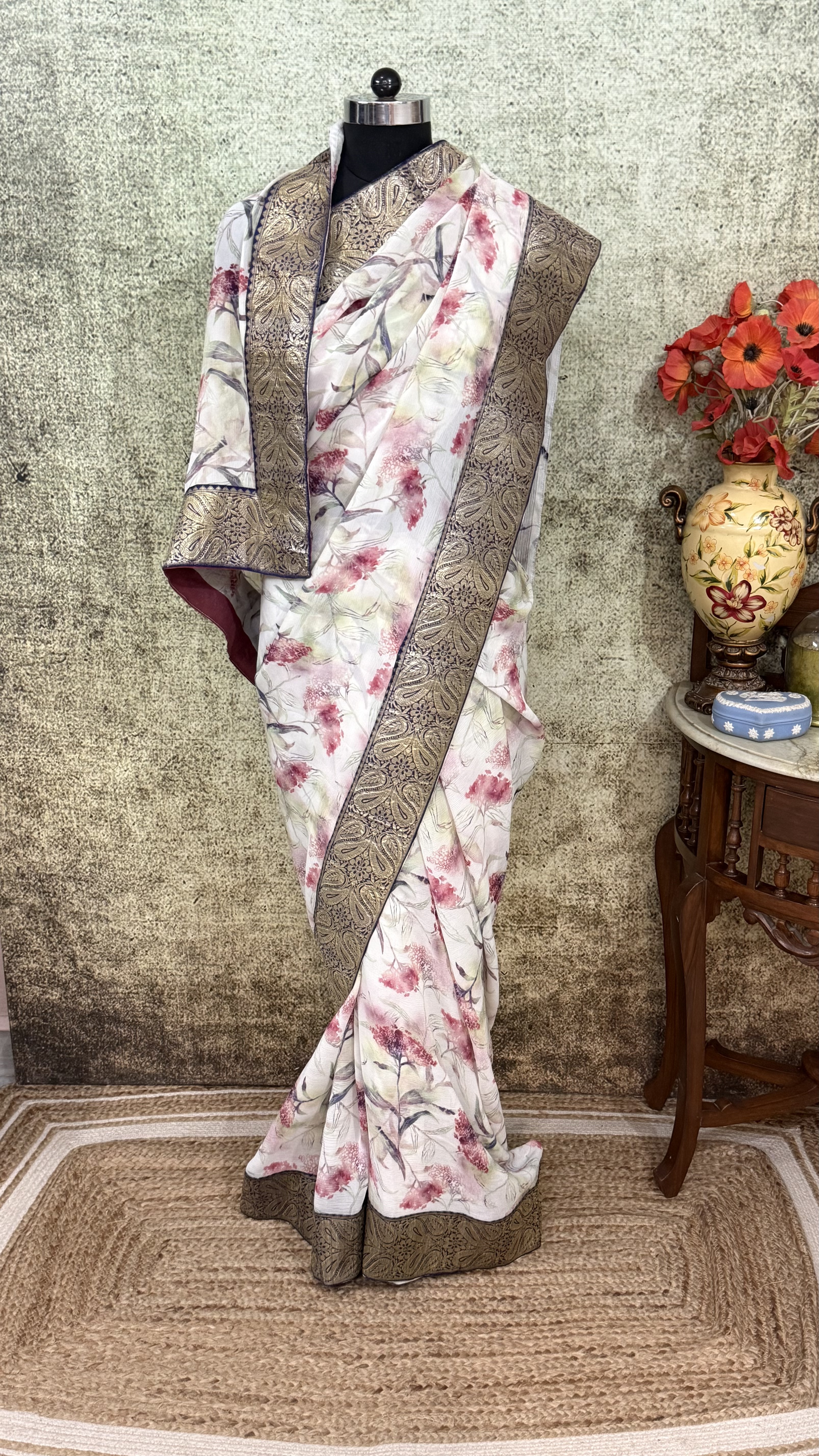 Off-White Floral Printed Antique Border - Image 2